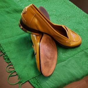 Tory Burch mustard yellow leather loafer 9.5m